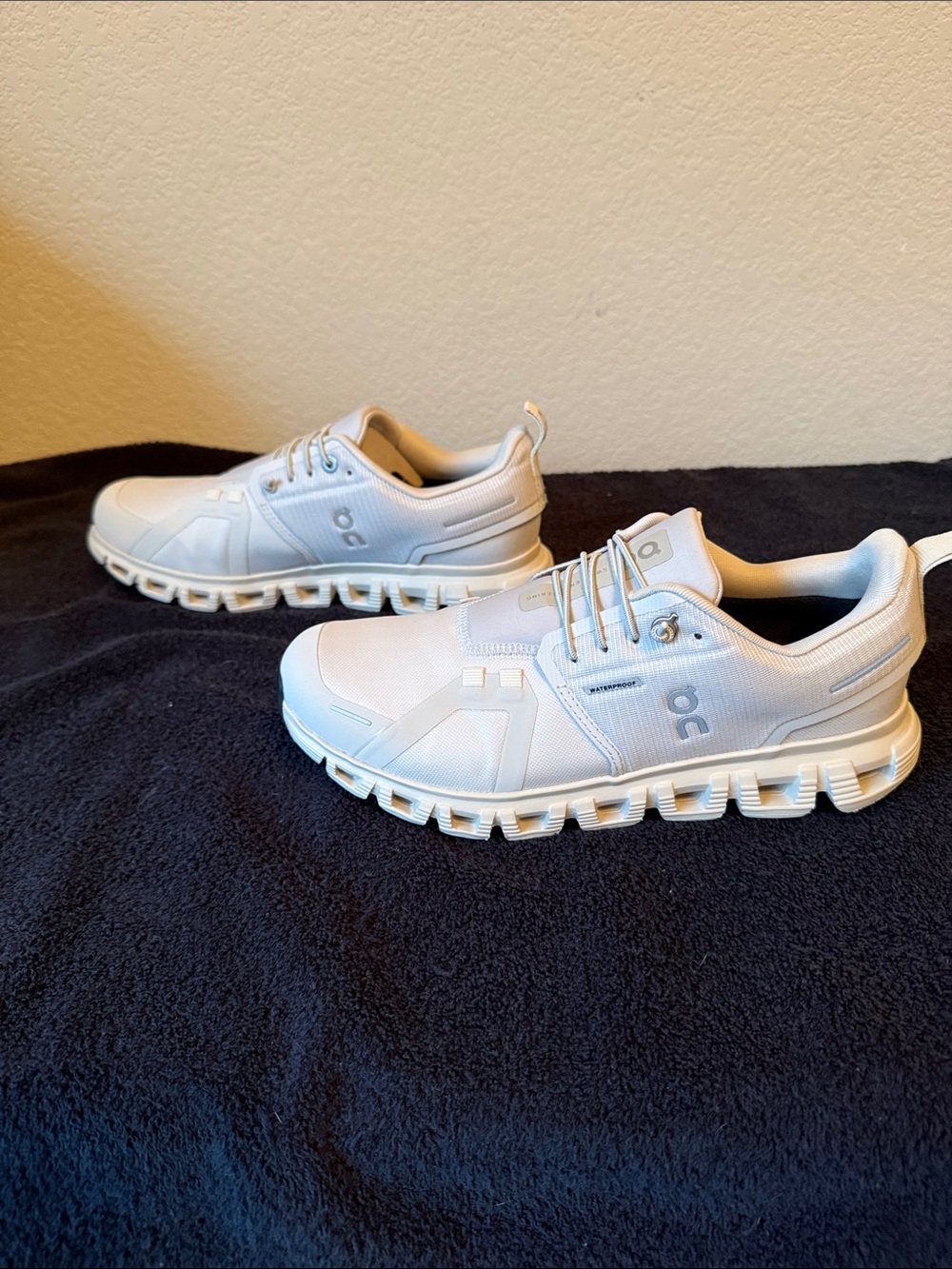 On Cloud 6 Women’s Waterproof Shoes - Picture 4 of 7